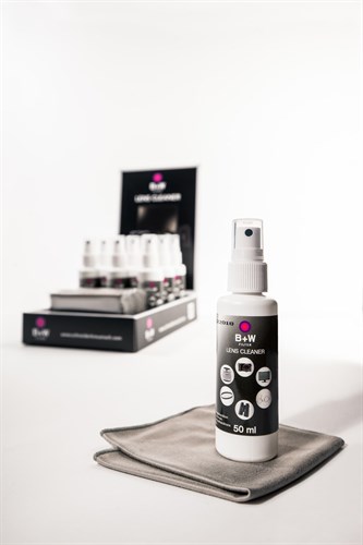 Levereras i box som viks upp till display