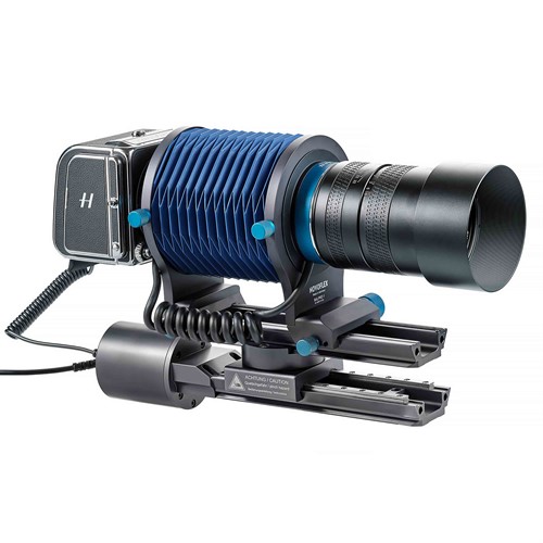 Separate focusing rack is used to focus