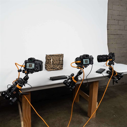 Multi-Camera Control, up to 10 cameras.