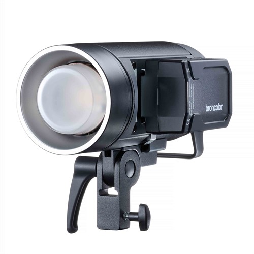 800 joules of flash energy