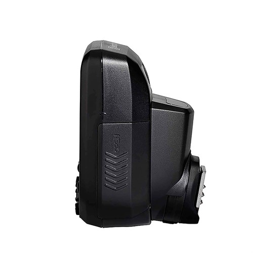 Elinchrom Skyport Plus is powered by 2x AA batteries