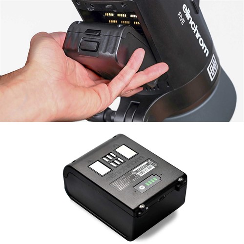 Batteriet kan laddas separat eller på blixt