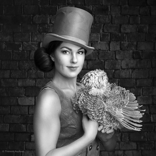 Manfrotto Brick Classic Red | Therese Asplund