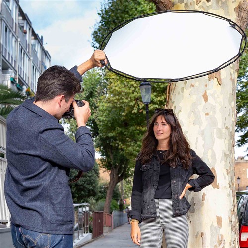 Kan enkelt hållas med en hand