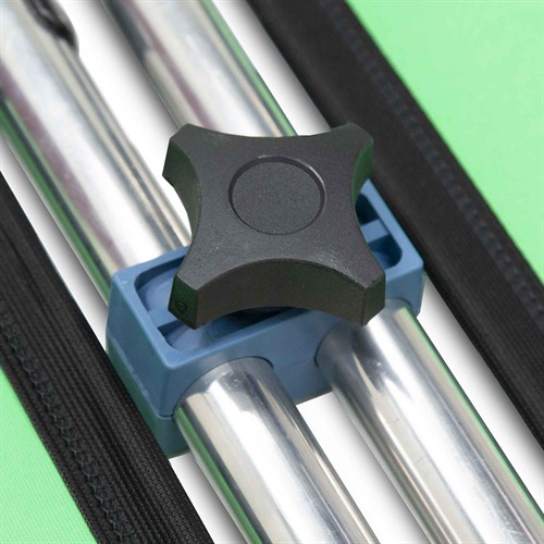 Håller samman två aluminiumramar