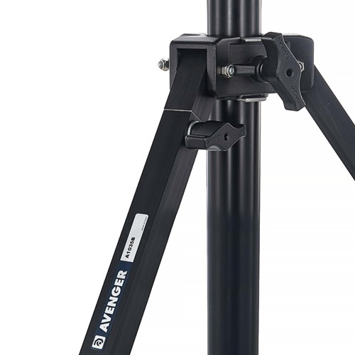 Ett av stativbenen är ställbart i längd