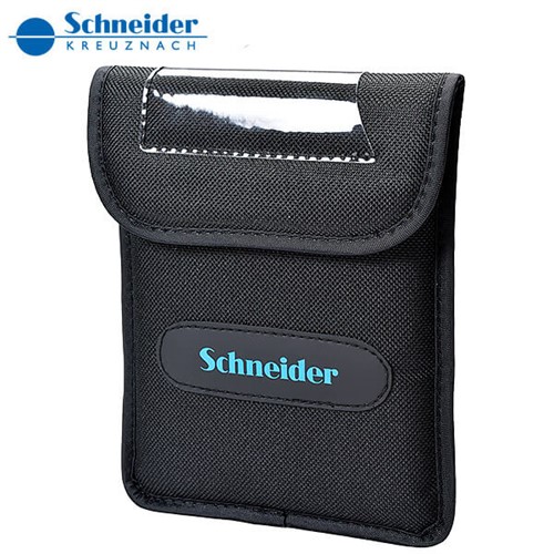 Levereras i skyddande fodral