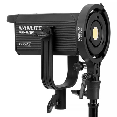 Bowens adapter ingår