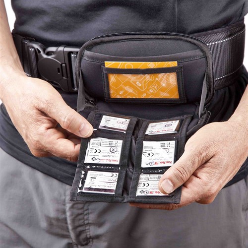 Holds up to 3CF / 6SD Cards
