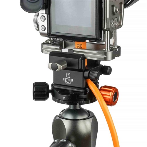 Skapar ett utrymme för kablar