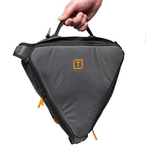 Integrated carry handle