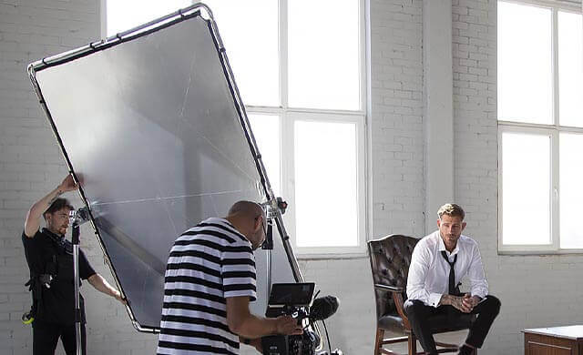 Ad:004 ban-man-Skylite-003.jpg